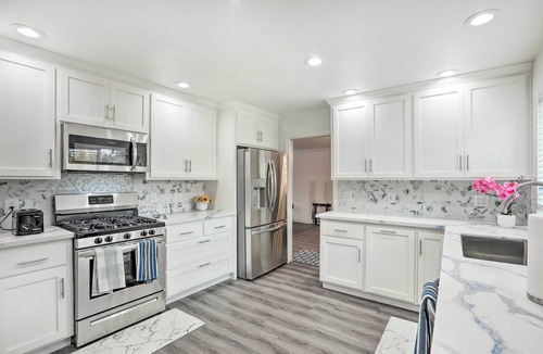 Reno/Tahoe Airport House | Relax Fireside & Play Pool! Home 4 Mi to Dtwn Reno