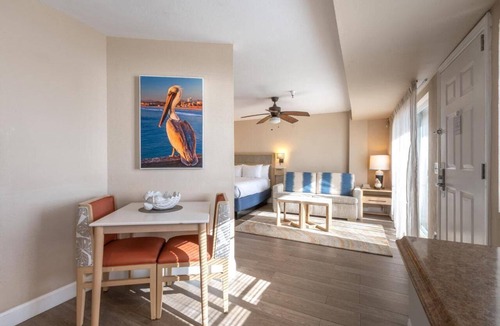 Townsite Hotel | Relaxing Beach Getaway With Balcony & Pool Access | Walk to Beach
