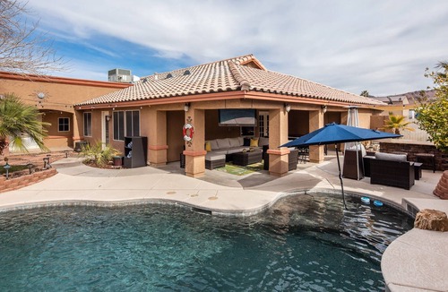 River Mountain House | Relaxing Getaway