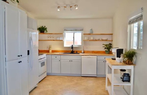 East Side Capistrano House | Relaxing Oceanside oasis close to beach, harbor and Legoland