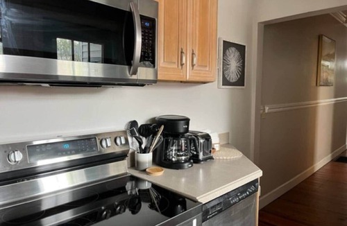 Beach Institute House | Relaxing Poolside Condo