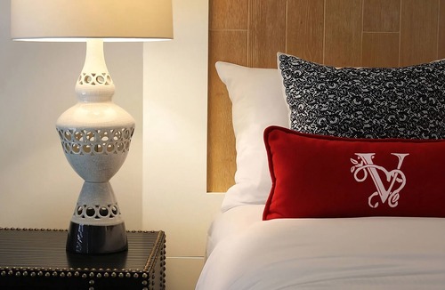 San Jose Hotel | Relaxing Room in Covetable Santana Row! W/Valet Parking, Outdoor Pool!