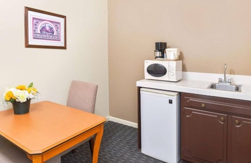 Solvang Hotel | Relaxing Solvang Hideaway! 3 Units Near Alisal Commons Park, Pool, Parking!