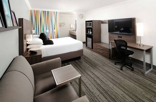 Temecula Hotel | Relaxing Wine Country Retreat | Peaceful Setting | 2 Units