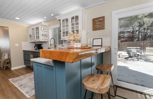 Summit Estates House | Remodeled Snow Summit Cabin, Game Room & Hot Tub