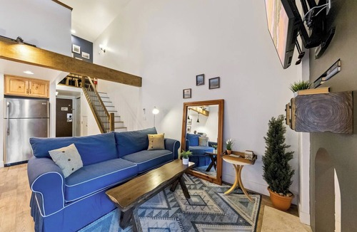 South Lake Tahoe Condo | Remodeled Tahoe Chic Studio: A/C, Hot Tub LLV322
