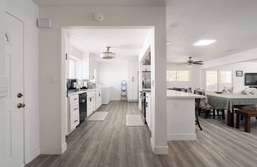 Lemon Grove House | Renovated, Lg Backyard w/Outdoor DIning