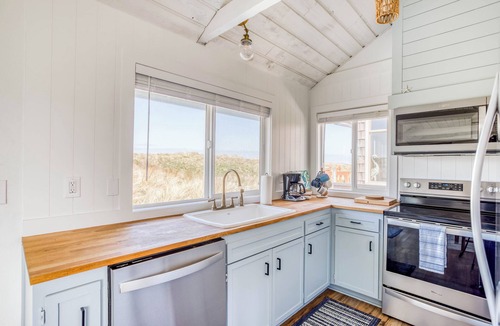 Bayshore House | Renovated Oceanfront Beach House with Game Room located in Bayshore