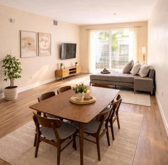 Marina del Rey Apartment | Resort Style 1 & 2 Bedroom Living Near Venice & MDR with Pool & Gym