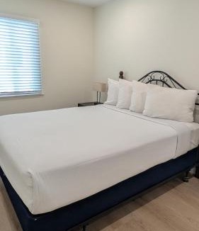 Sunset Park Hotel | Rest Haven Motel