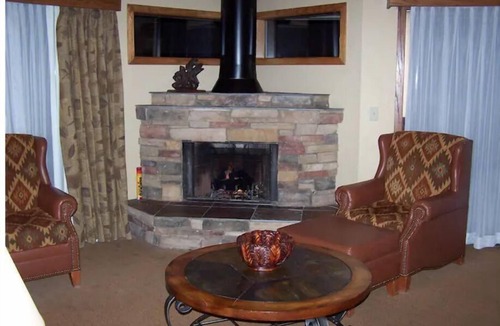Tahoe Village Resort | Ridge Tahoe Resort Cascade 2 master suites