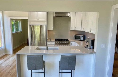 Albion House | Ridge top redwoods, privacy, seclusion, views, 4 miles to ocean, 15min to Mendo