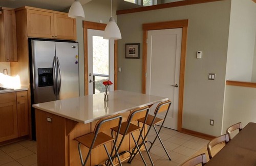 Happy Camp Hideaway House | Right across from Bay and Ocean and just steps to the beach!
