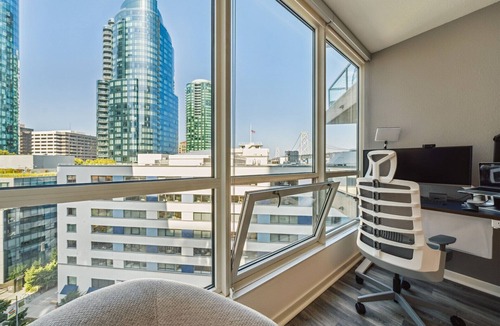 Rincon Hill Apartment | Rincon Hill 1 BR w/Office by Anyplace - 11447
