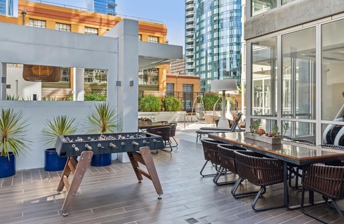 Rincon Hill Apartment | Rincon Hill 1 BR w/Office by Anyplace - 11447