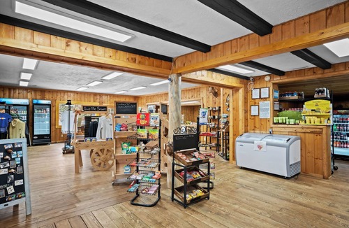 Almont House | River & Ranch Retreat: Fish, Raft, Hike & Ride in Rocky Mountain Bliss