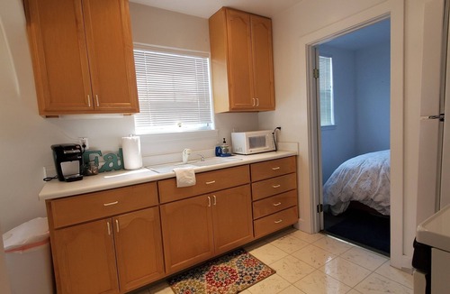 Dunsmuir Cottage | River's Pace Cottage near the River & Downtown