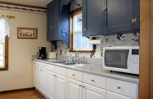 Chiloquin Cabin | Riverfront Cabin Rental for Four near Crater Lake National Forest, Oregon