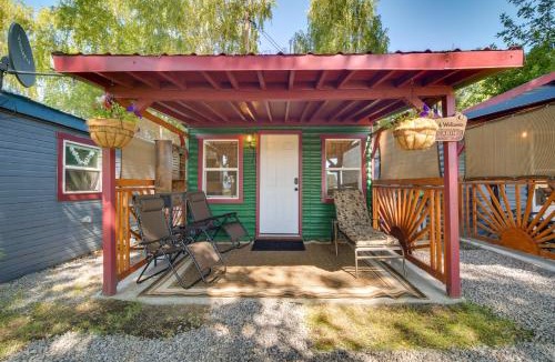 Chiloquin Apartment | Riverfront Resort Cabin ~ 21 Mi to Crater Lake NP!