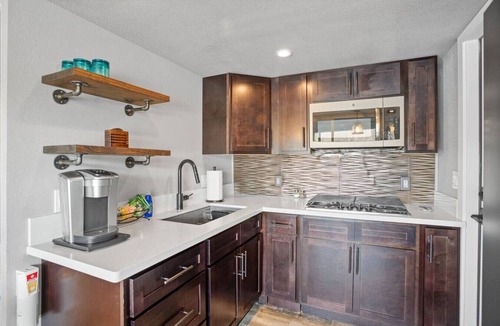 Cascade Apartment | Riverside Haven. Sac River - BBQ - 180* Views - WiFi