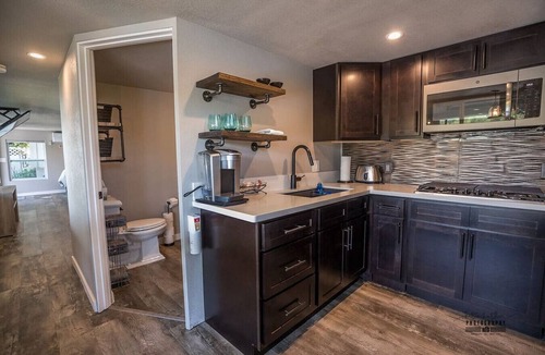 Cascade Apartment | Riverside Haven. Sac River - BBQ - 180* Views - WiFi