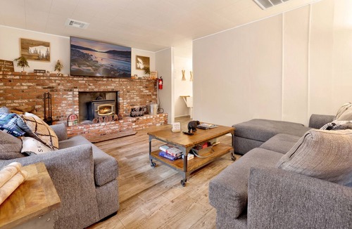 Big Bear City Cabin | Robinhood Chalet Cottage at Big Bear Lake