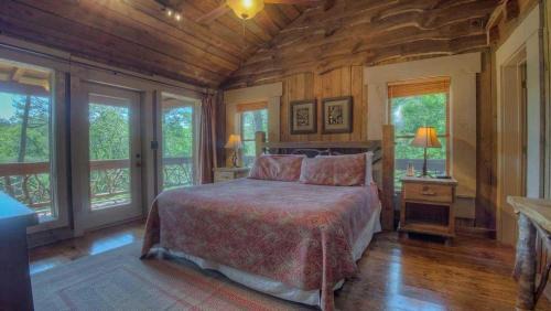 Cashes Valley House | Rock N' River