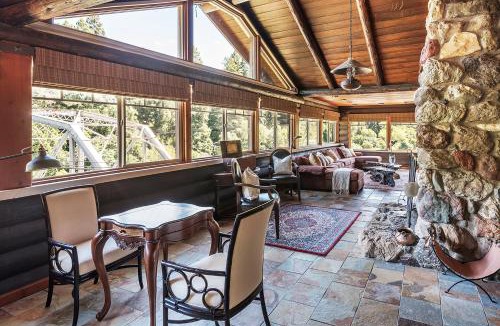 Hacienda House | Rocktop Lodge
