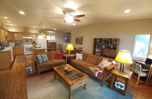Central Point House | Rogue River Guesthouse: Rural river views near I-5