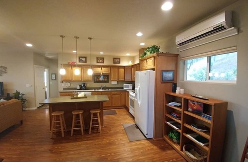 Central Point House | Rogue River Guesthouse: Rural river views near I-5
