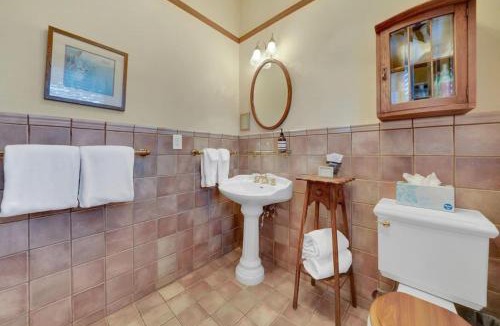 Sutter Creek Hotel | Romantic Victorian Getaway The Fox