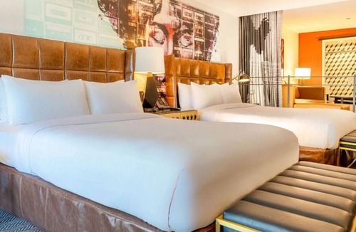 Norma Triangle Hotel | Rooftop Pool Gathering for Families & Friends, 2 Pet-Friendly Units