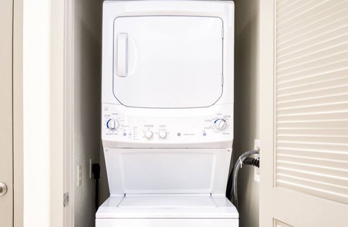 Dublin Apartment | Roomy Dublin 1BR w/ Gym, Lounge & Pool, steps to BART, by Blueground