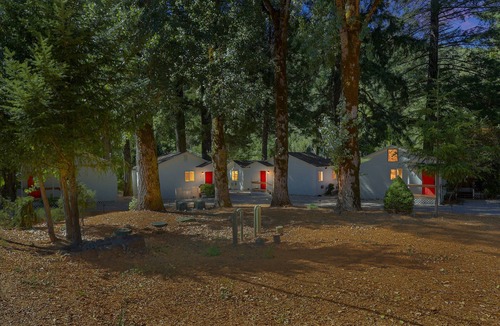 Cobb Apartment | Rouge Cobb Mountain Hotel - Cabin 5