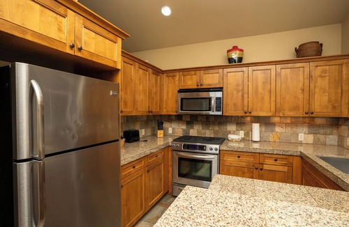 Klamath Falls Cabin | Running Y Resort