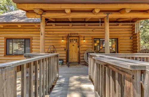 Idyllwild House | Rustic Elegance - A Woodland Escape
