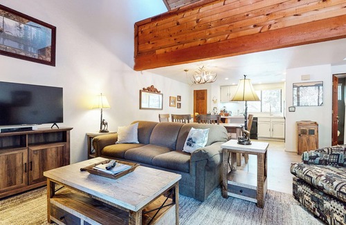 Mammoth Lakes Condo | Rustic Mountain Townhome. Private Gas Grill, Washer/Dryer, On Site Pool