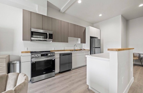 Midtown Sacramento Apartment | S19 Resident 202