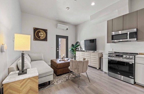 Midtown Sacramento Apartment | S19 Resident 202