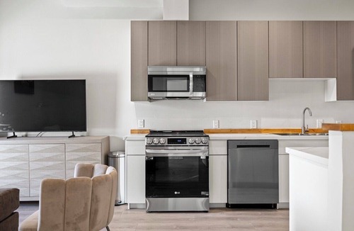 Midtown Sacramento Apartment | S19 Resident 202
