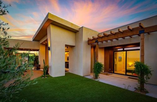 Pioneertown House | Sagebrush Hideaway Pool, Sauna, Cold Plunge, Views