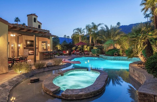 Palm Springs House | Saltwater Pool/Spa, Tanning Shelf, Firepit, Outdoor Fireplace Shower Free WiFi