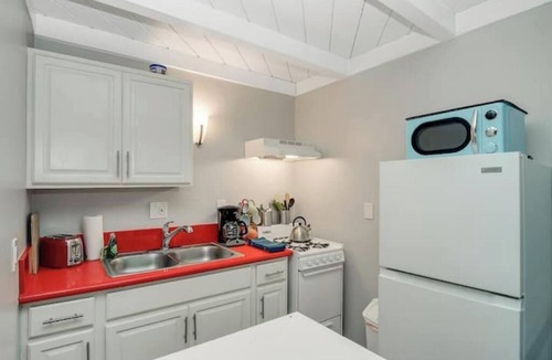 Ocean Beach Apartment | San Diego Surf Camp #1 - 1/2 Block to the Pacific!
