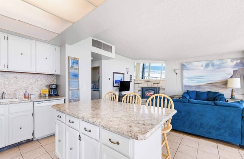 Seaside Condo | Sand & Sea (602) Beach Palette-Artsy Beachfront Dog Friendly