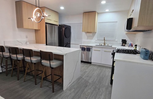East Side Capistrano Apartment | Sandbar Bay. Walk to Beach & Downtown! New Oceanside 2BD Apartment.