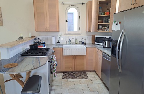 Venice House | Santa Monica Walk To Beach, Bike Path, Shops and Restaurants
