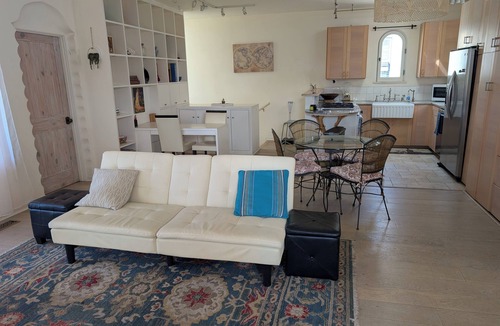 Venice House | Santa Monica Walk To Beach, Bike Path, Shops and Restaurants