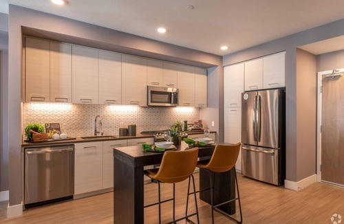 Sunnyvale Condo | Savoy Modern 1BR Condo w Pool for Family Vocation