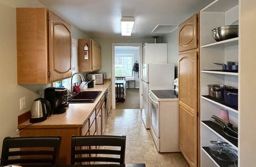 Cannon Beach Cabin | Scandia North Cabin - Close to Beach & Downtown!