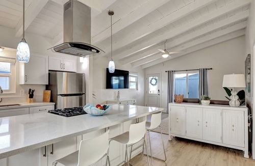 San Clemente Apartment | Sea Glass 222 |Walk to Beach, Pier & Downtown | King Bed | Parking